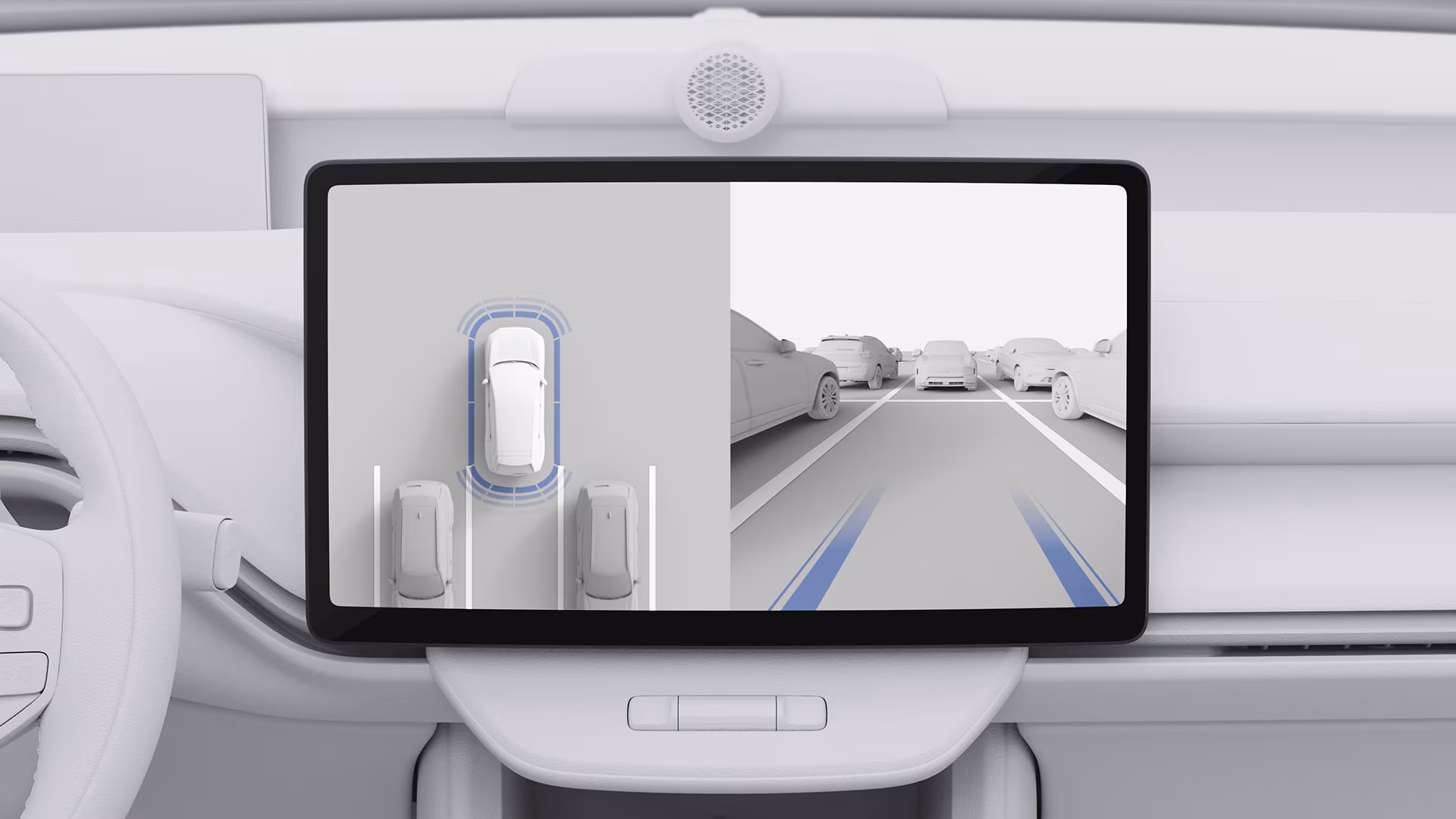 Дисплей приборной панели автомобиля Volvo с системой помощи при парковке с обзором сверху и сзади для помощи при парковке.