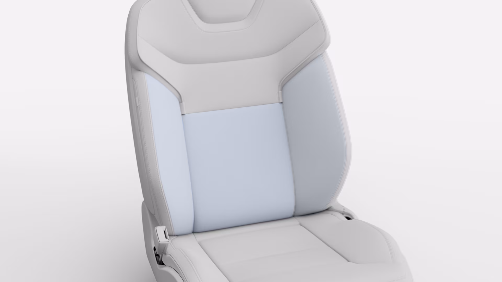 Крупный план автомобильного сиденья Volvo со светлой обивкой, подчеркивающий его эргономичный дизайн и детали прострочки.
