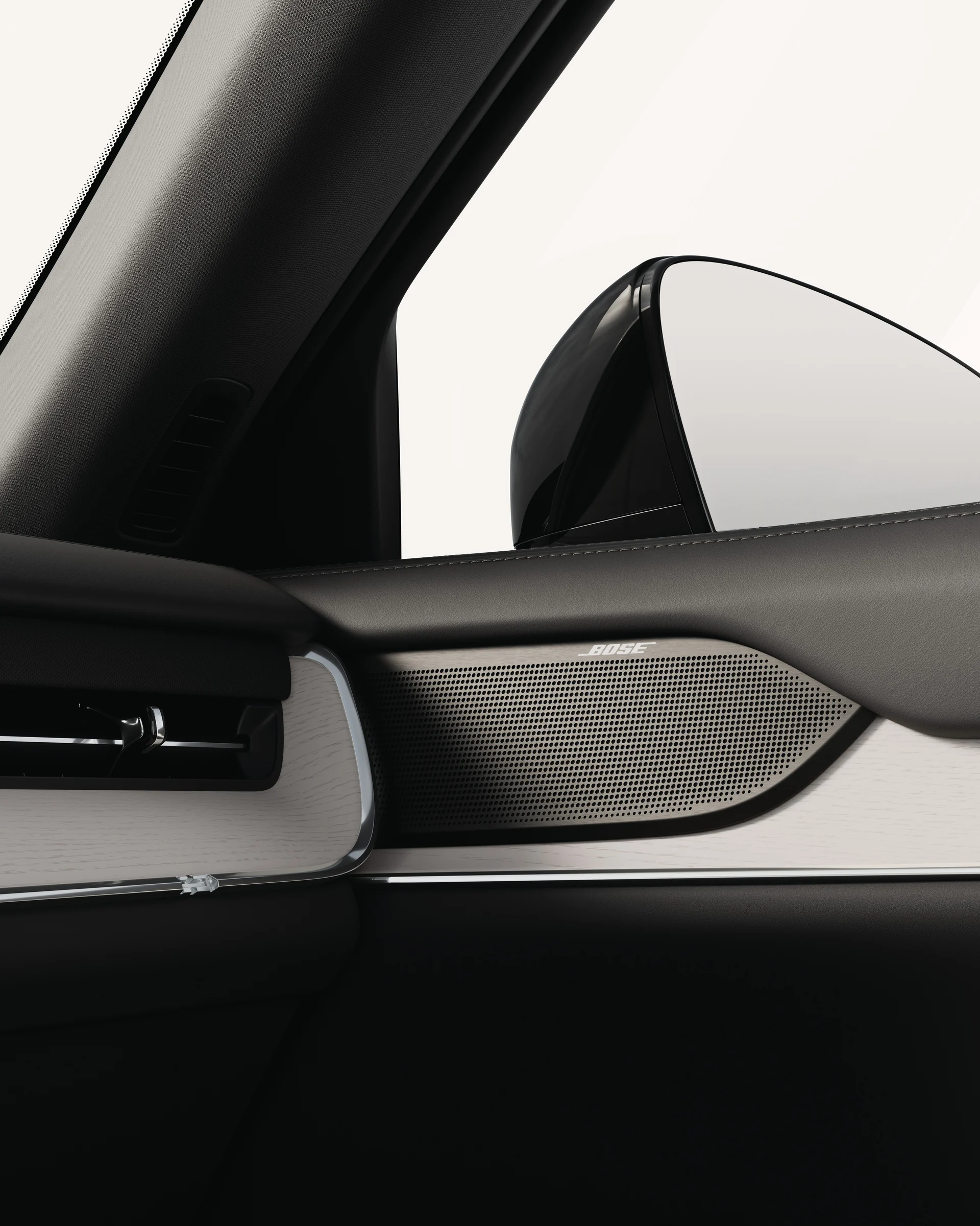 Решетка динамика Bose крупным планом в Volvo EX90.