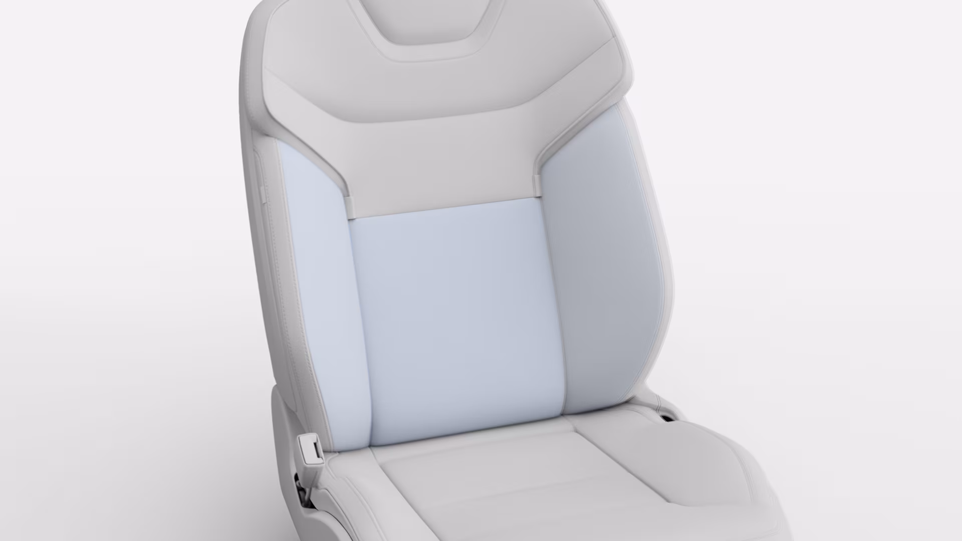 Крупный план автомобильного сиденья Volvo со светлой обивкой, подчеркивающий его эргономичный дизайн и детали прострочки.