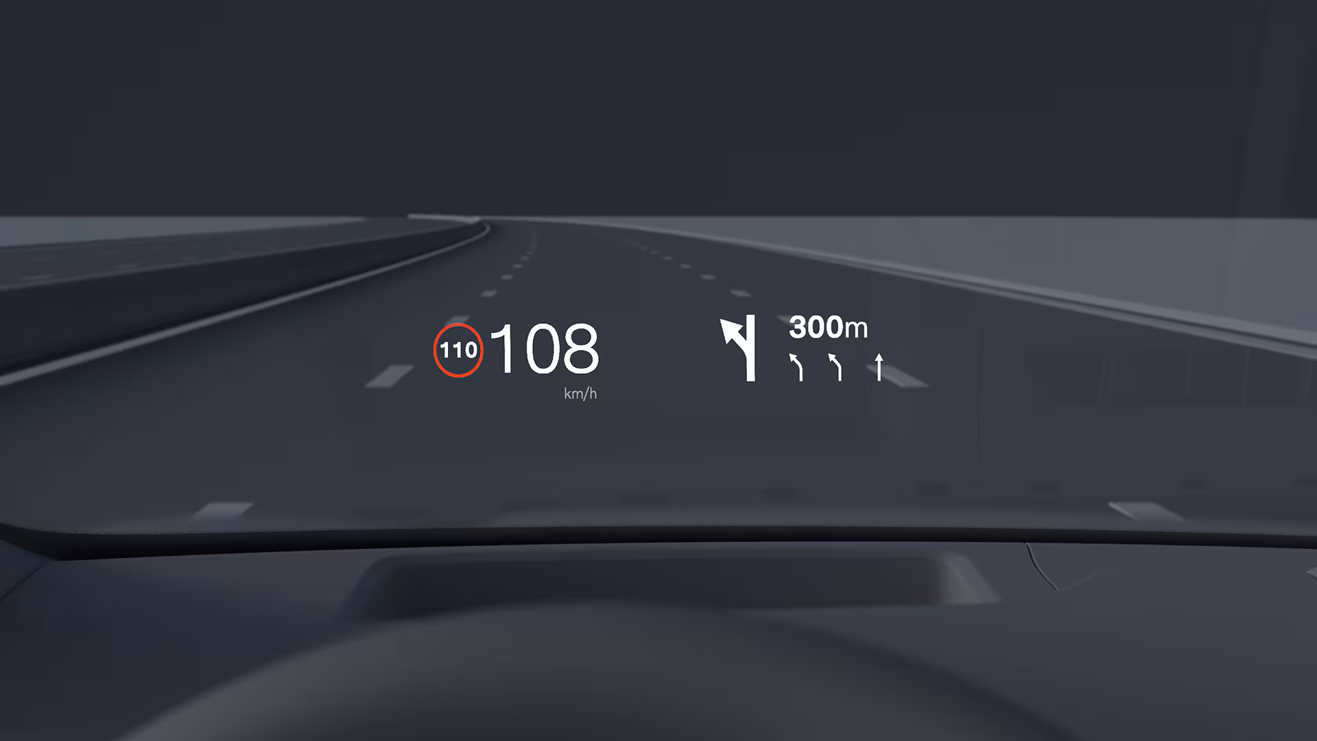 На проекционном дисплее автомобиля Volvo отображается текущая скорость, ограничение скорости 110 км/ч и навигационные указания для предстоящего поворота через 300 метров.