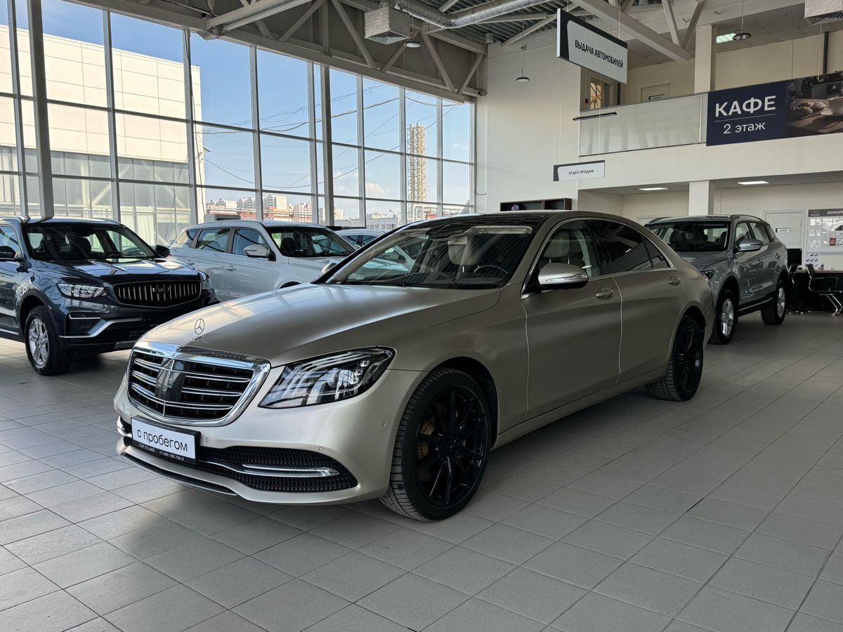 Mercedes-Benz S-Класс — вид спереди