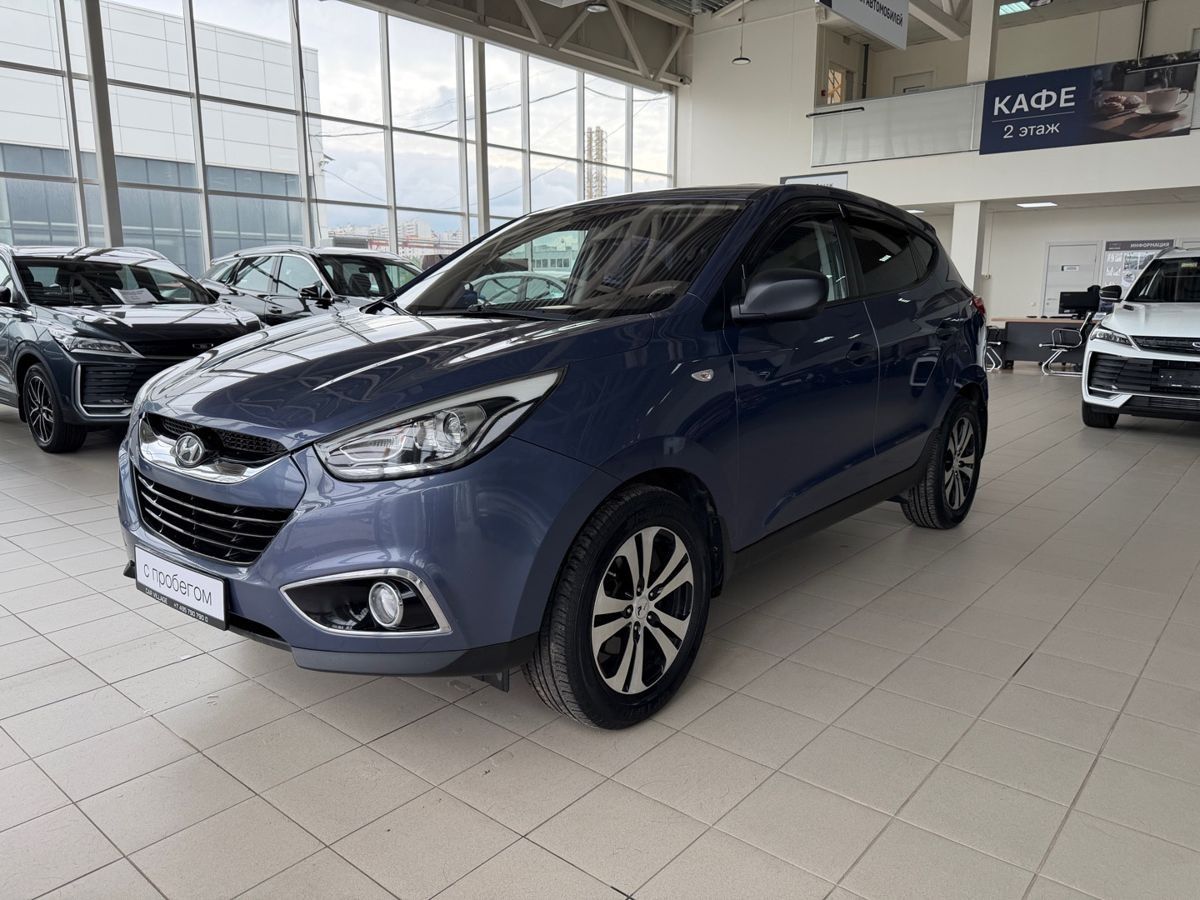 Hyundai ix35 — вид спереди