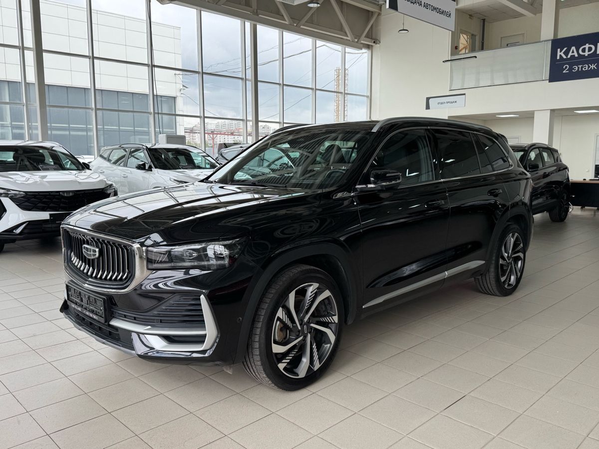 Geely Monjaro — вид спереди