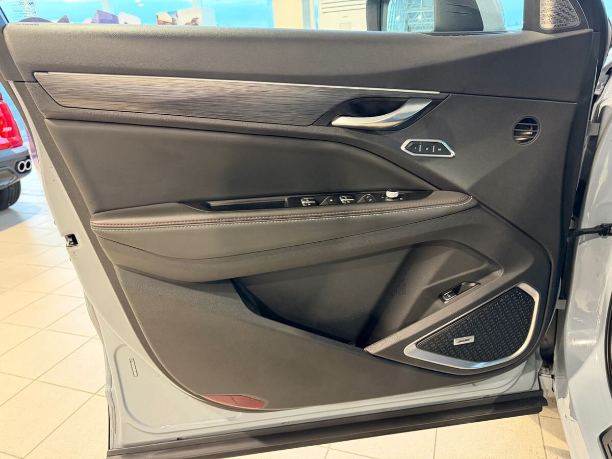 Geely Tugella, фото 11