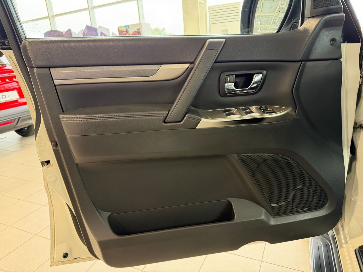 Mitsubishi Pajero, фото 11