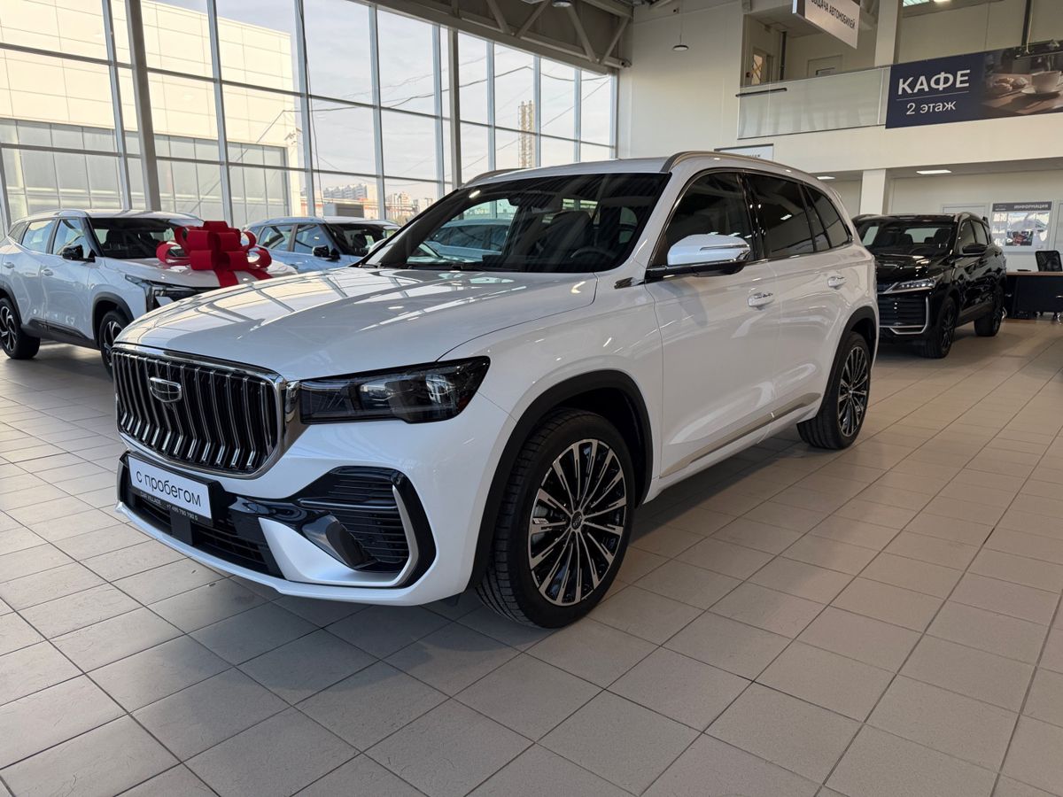 Geely Monjaro — вид спереди