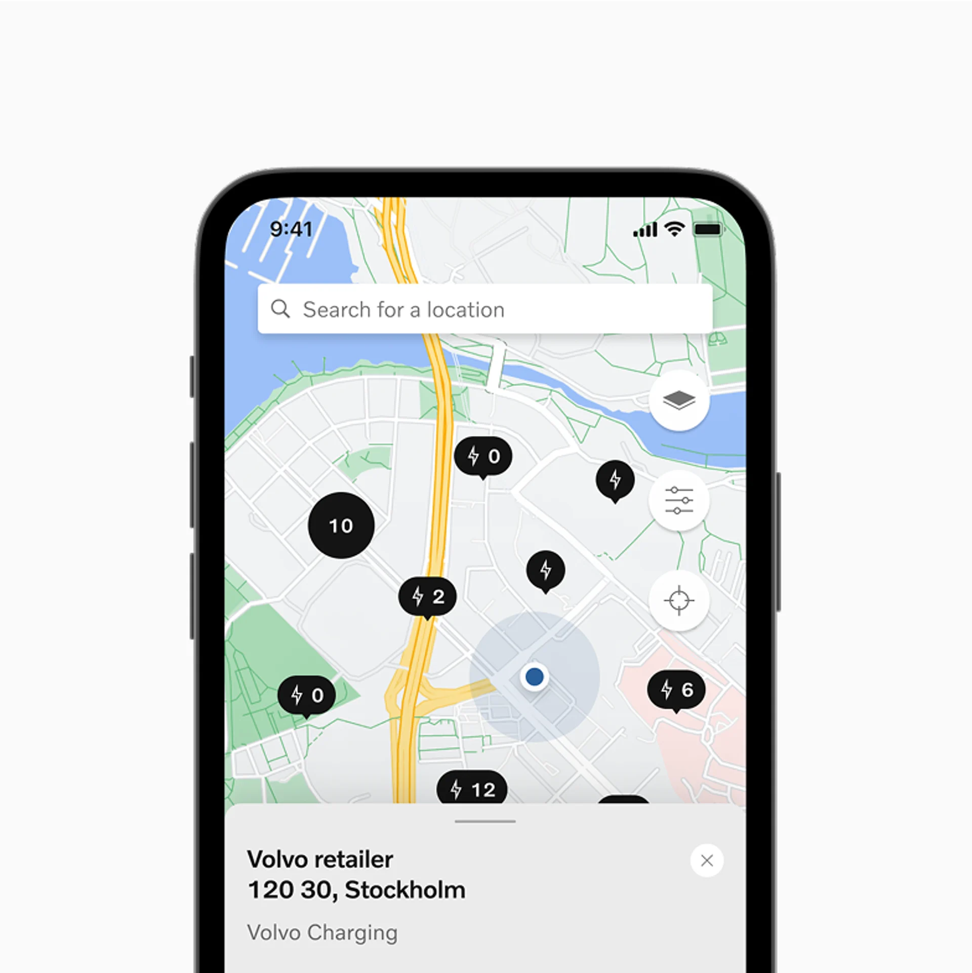 Интерфейс приложения Volvo Cars app с доступными зарядными станциями и строкой поиска местоположения в верхней части экрана.