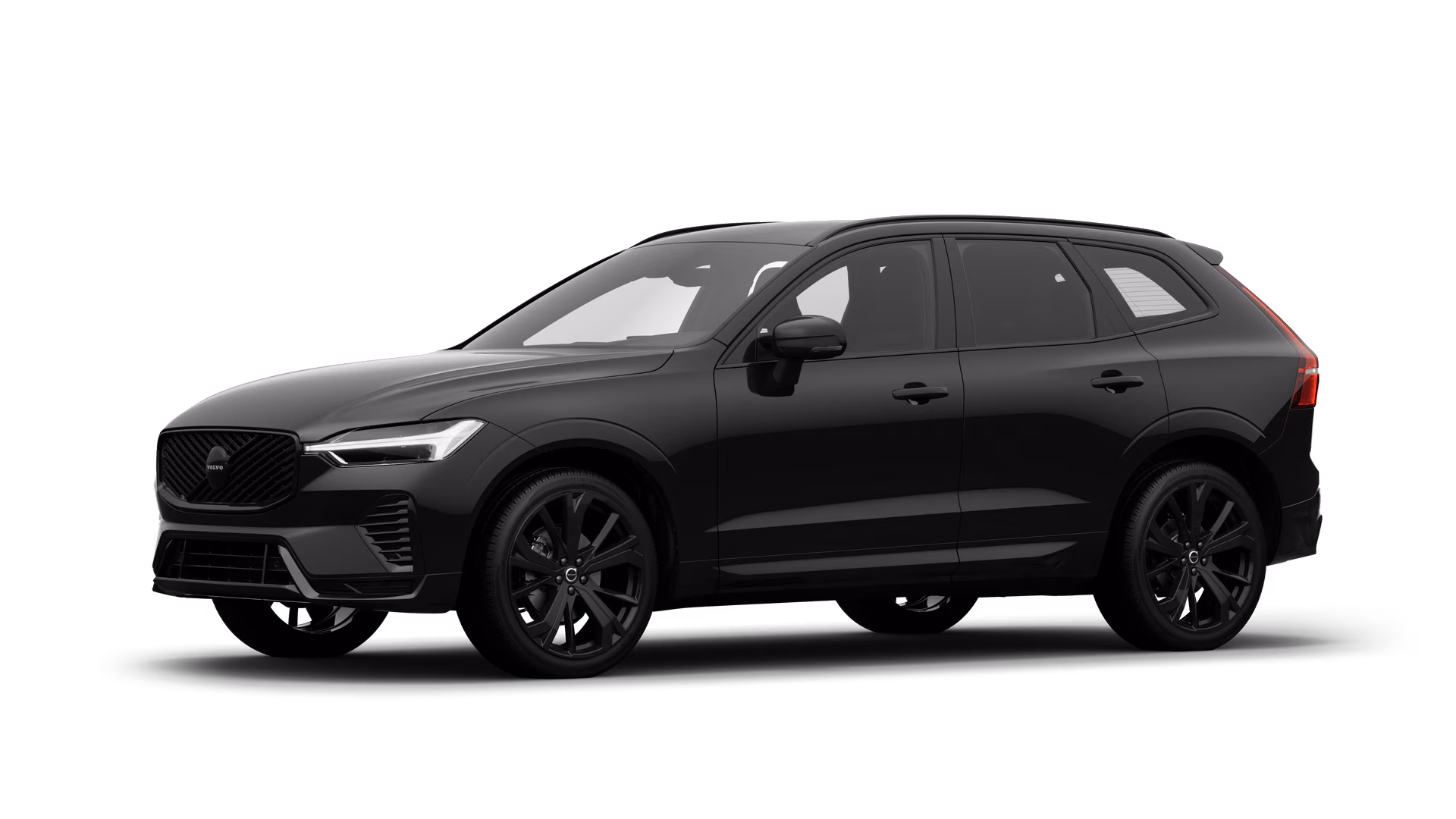 Экстерьер автомобиля Volvo в три четверти, однотонный студийный фон.