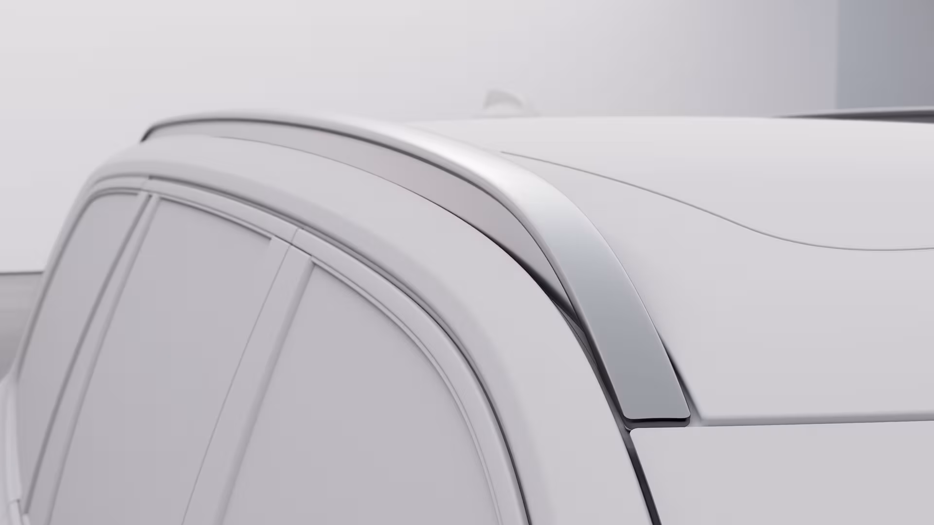 Серебристая рейлинг на крыше автомобиля Volvo крупным планом.