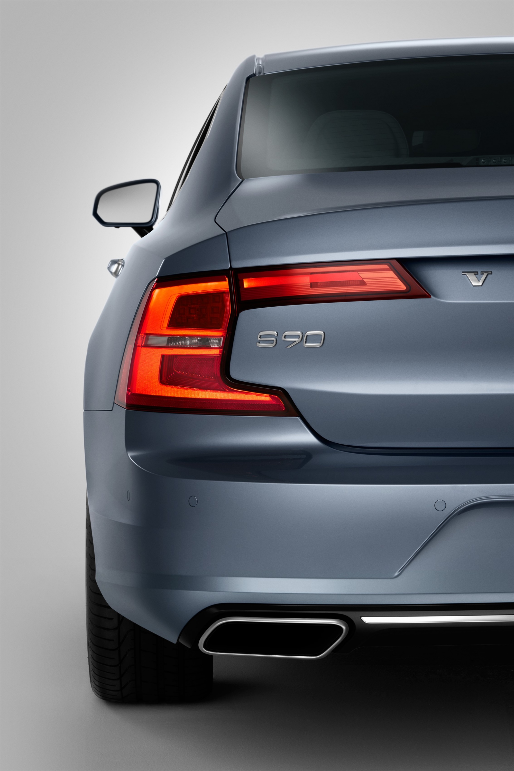 170094_Detail_Rear_Light_Volvo_S90_Mussel_Blue.jpg 170094_Detail_Rear_Light_Volvo_S90_Mussel_Blue.jpg