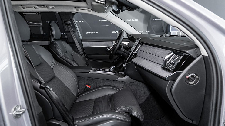Volvo XC90 Plus