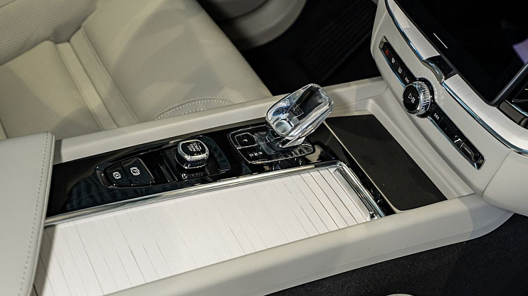 Volvo XC60 Plus