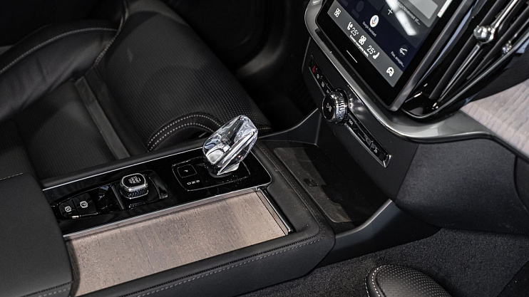 Volvo XC90 Plus