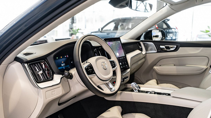 Volvo XC60 Plus