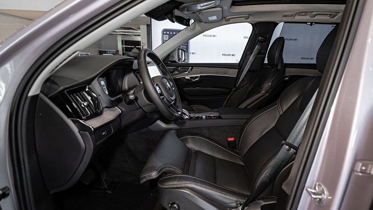 Volvo XC90 Plus