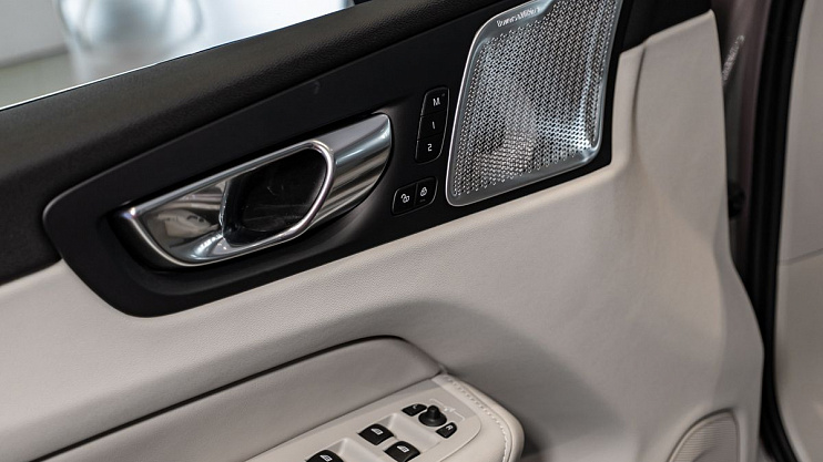 Volvo XC60 Plus
