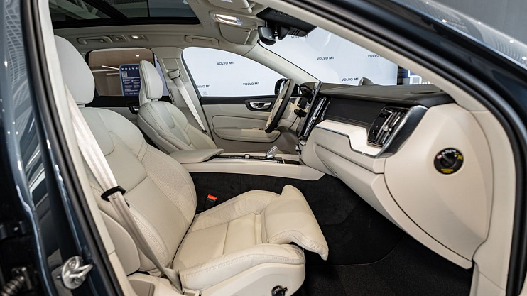 Volvo XC60 Plus