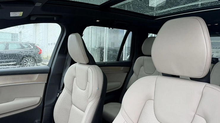 Volvo XC90 Plus
