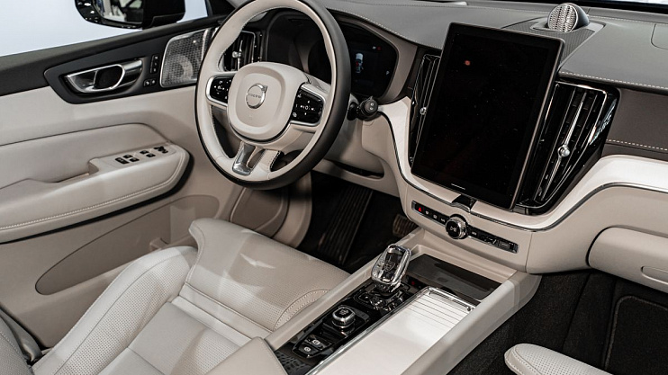 Volvo XC60 Plus