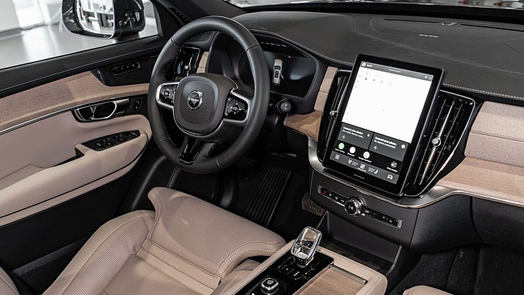 Volvo XC90 Plus