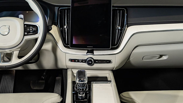 Volvo XC60 Plus