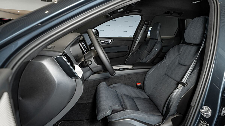Volvo XC60 Plus