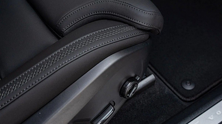 Volvo XC60 Plus