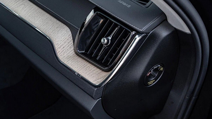 Volvo XC60 Plus