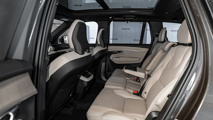 Volvo XC90 Plus