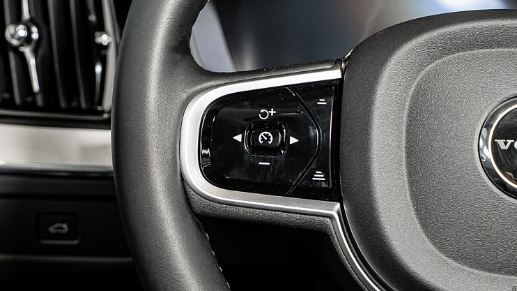 Volvo XC60 Plus