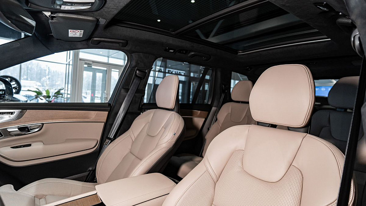 Volvo XC90 Plus