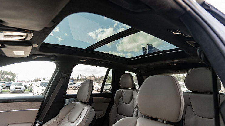 Volvo XC90 Plus