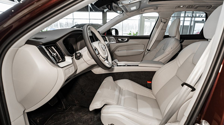 Volvo XC60 Plus