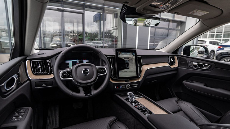 Volvo XC60 Plus
