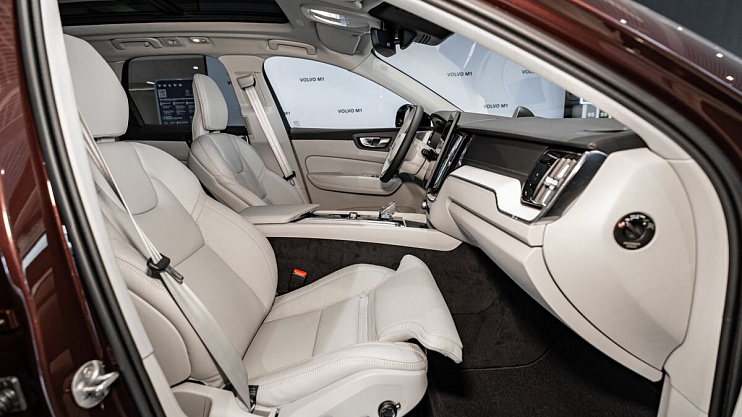 Volvo XC60 Plus