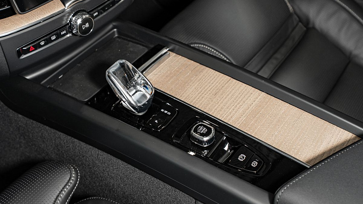 Volvo XC60 Plus