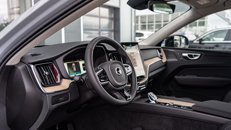 Volvo XC60 Plus