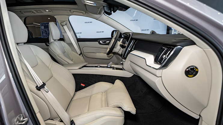 Volvo XC60 Plus