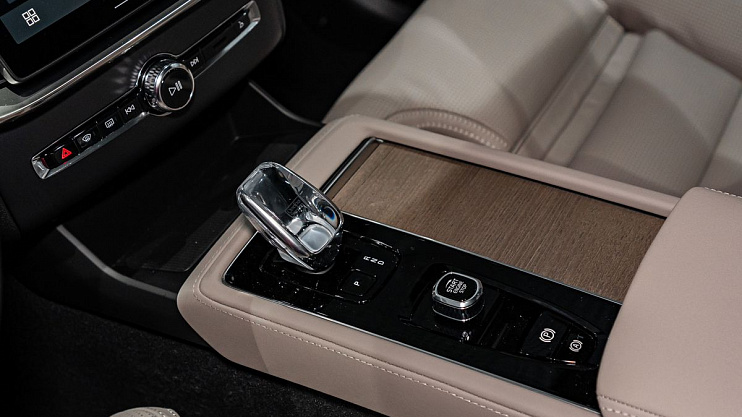 Volvo XC90 Plus