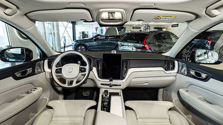 Volvo XC60 Plus