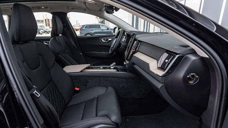 Volvo XC60 Plus