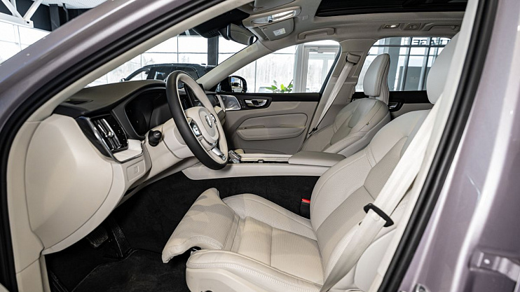 Volvo XC60 Plus