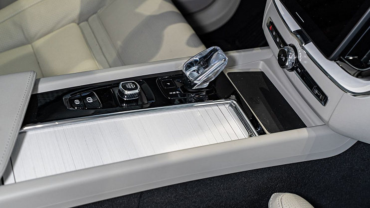Volvo XC60 Plus