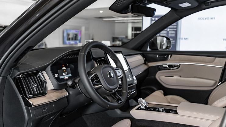 Volvo XC90 Plus