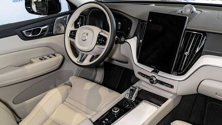 Volvo XC60 Plus