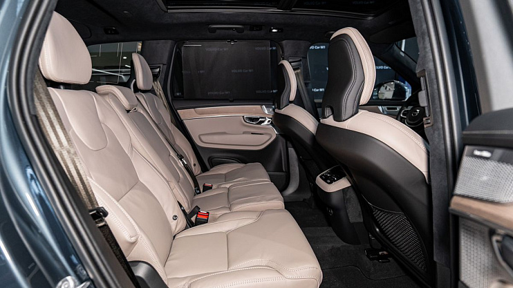 Volvo XC90 Plus