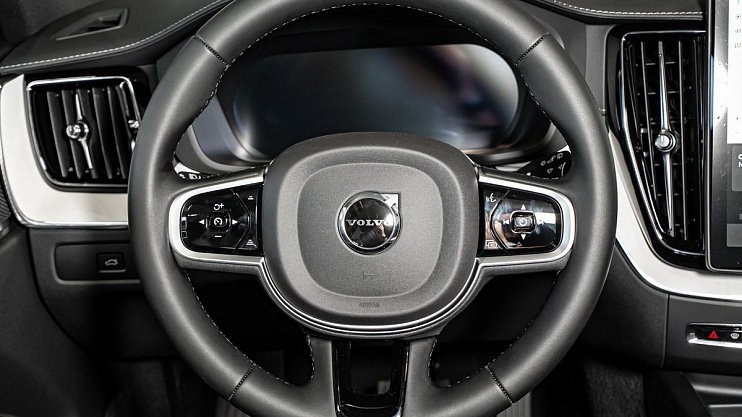 Volvo XC60 Plus