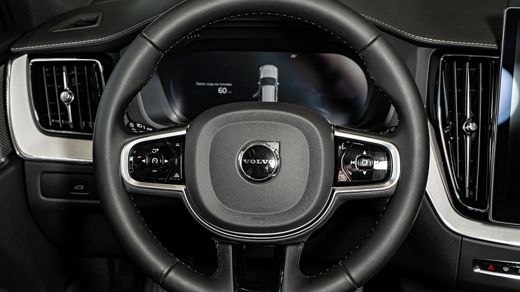 Volvo XC60 Plus